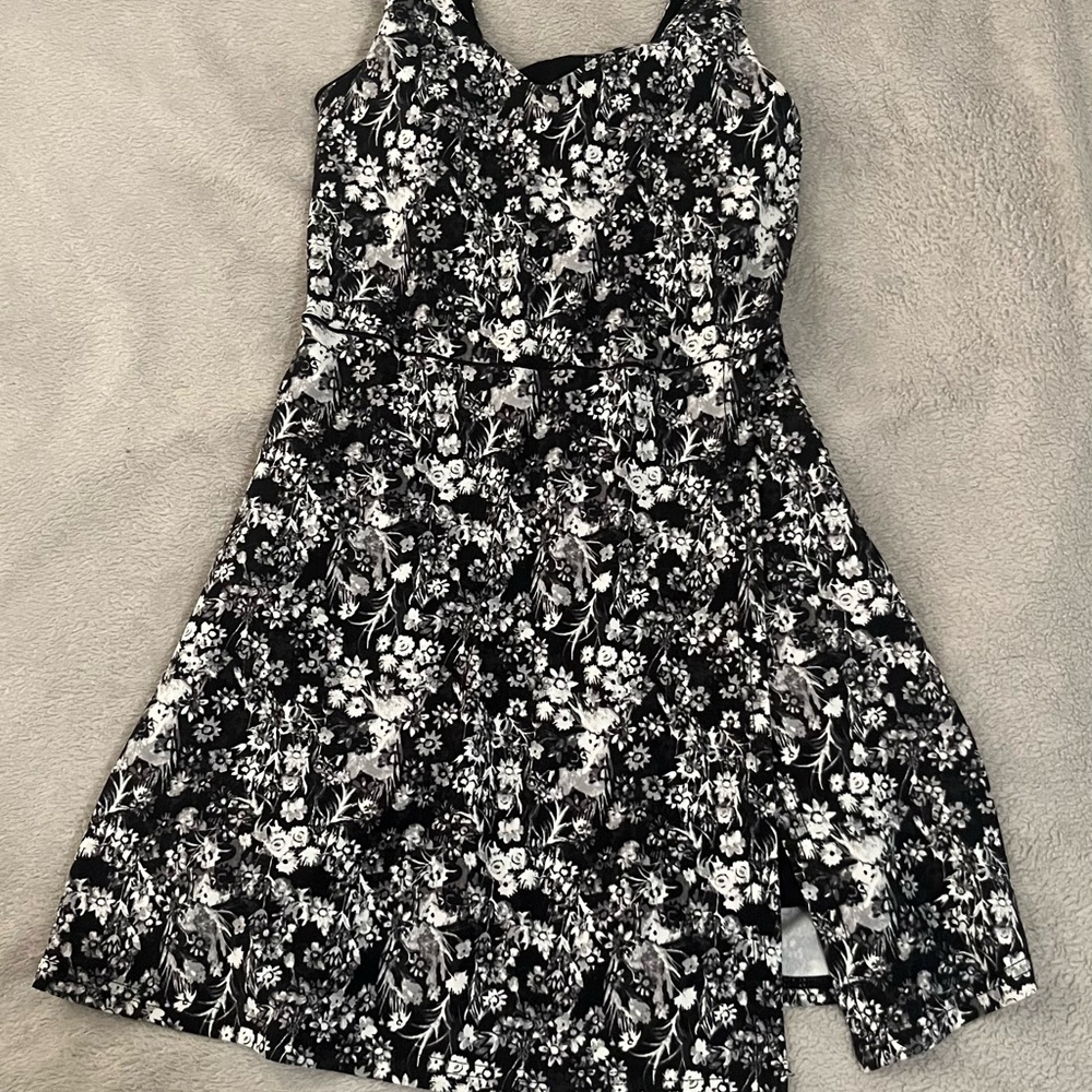 Aerie black & white floral dress 🖤